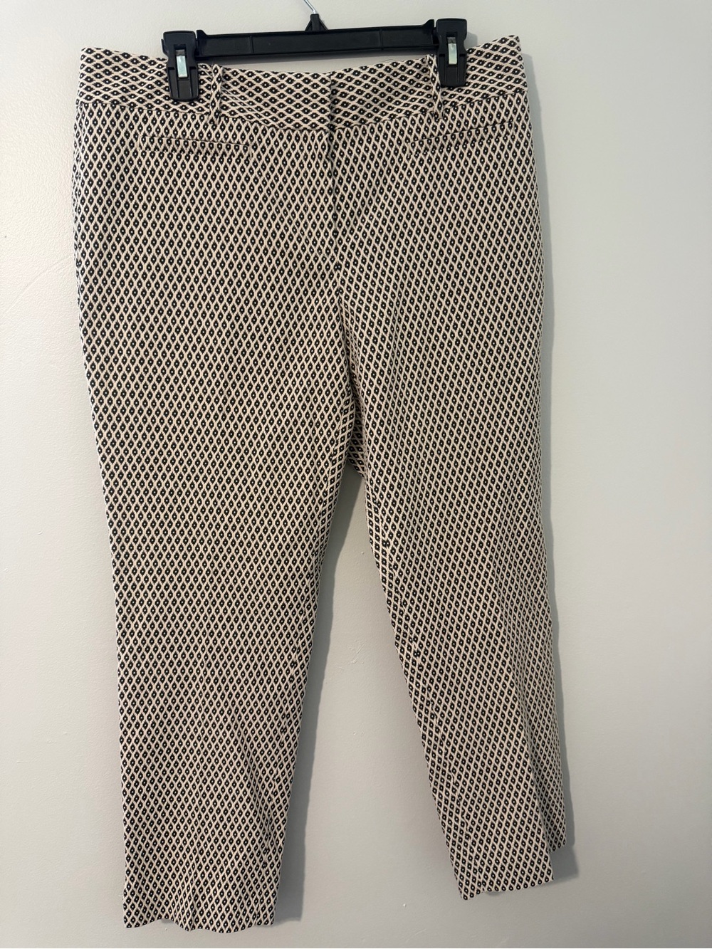 Ann Taylor Devin Cropped Geometric Print Stretch Pants - Cream & Black size 12